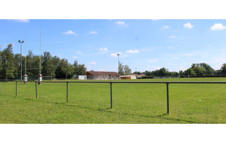 Réensemencement stade de Pont-de-Veyle